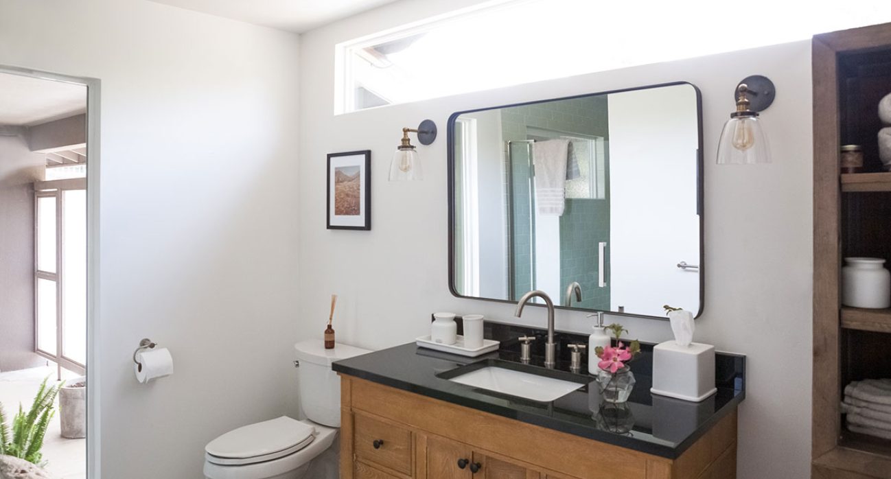 14-Lookout_Bathroom
