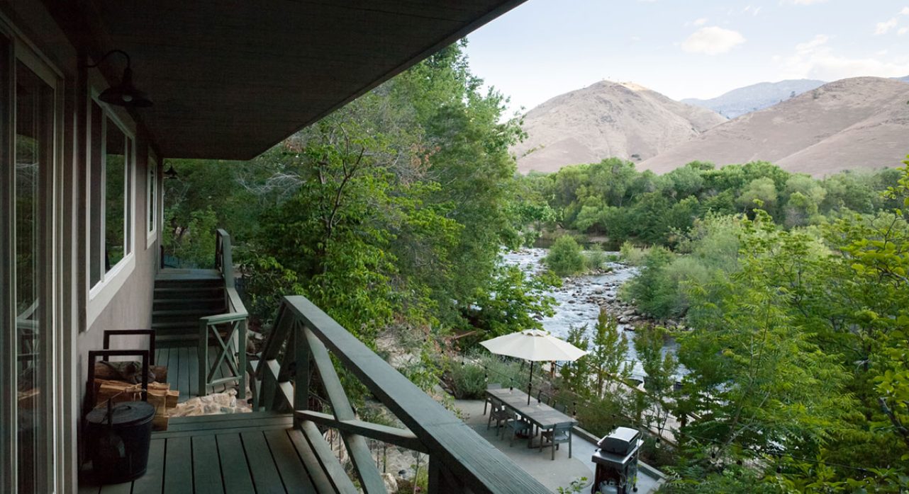19-Big-View_Backyard